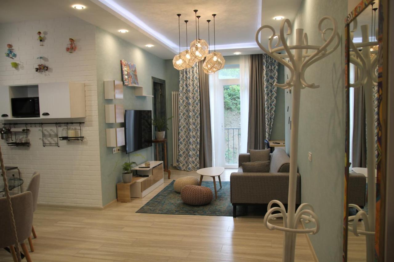Cozy Apartment In Vake Tbilisi ภายนอก รูปภาพ