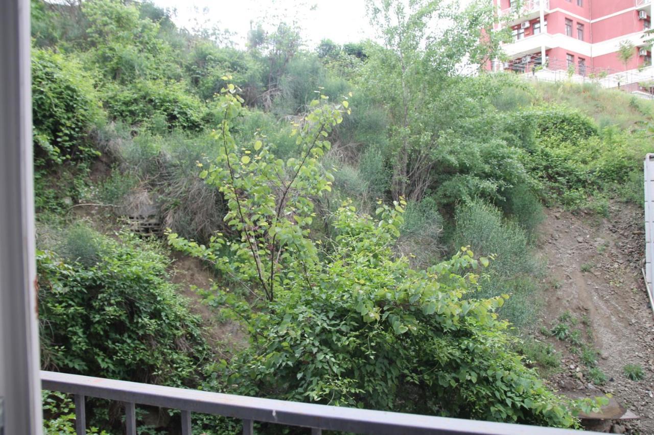 Cozy Apartment In Vake Tbilisi ภายนอก รูปภาพ