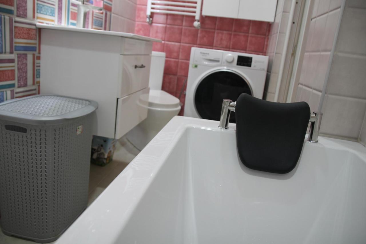 Cozy Apartment In Vake Tbilisi ภายนอก รูปภาพ